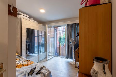 Volledig gerenoveerd twee-slaapkamerappartement in het centrum van Tielt. - Photo 4