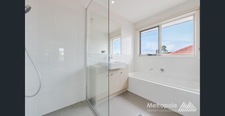 TOWNHOUSE LIVING - Photo 4