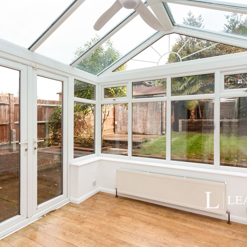 3 bedroom house to rent Henslow Way, GU21 - Photo 1