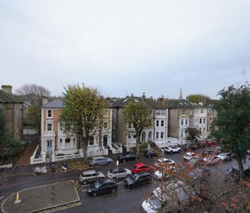 2 bedroom flat to rent - Photo 3