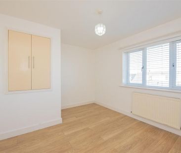 2 bedroom semi-detached house to rent - Photo 2