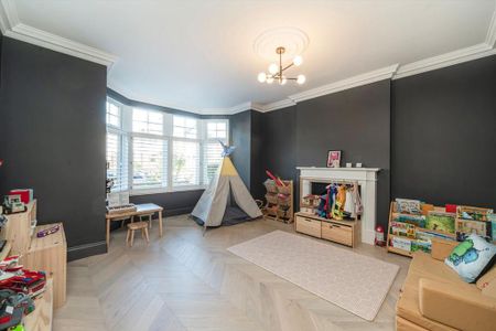 6 bedroom semi-detached house to rent - Photo 2