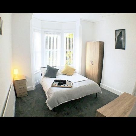 1 bedroom in a house share to rent - Photo 3
