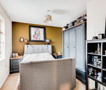 Dorney Road, Swindon - Photo 3