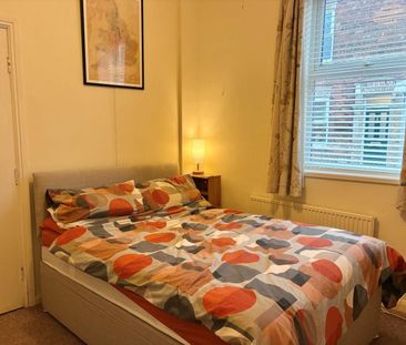 1 bedroom Flat To Let - Photo 4
