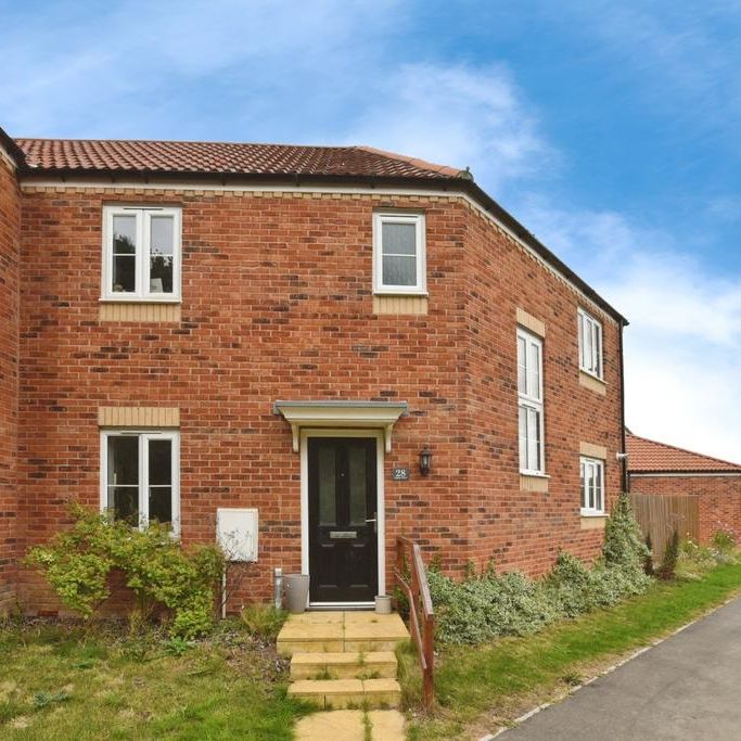 3 bedroom end of terrace house to rent - Photo 1
