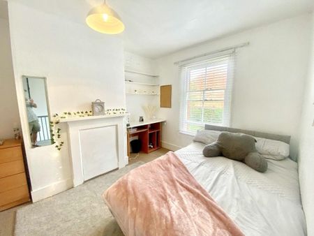 6 bedroom terraced house to rent - Photo 5