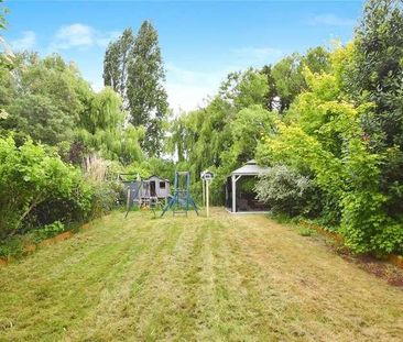 Wild Oaks, Acacia Road, Staines-upon-thames, Surrey, TW18 - Photo 1