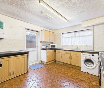 10 bedroom sharedAccommodation in Albert Street, Slough - Photo 3