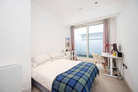 3 bedroom flat to rent - Photo 5