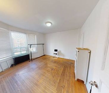 BLOOR ST W & DOVERCOURT RD - THREE BEDROOM + DEN (ID#53H2) - Photo 1