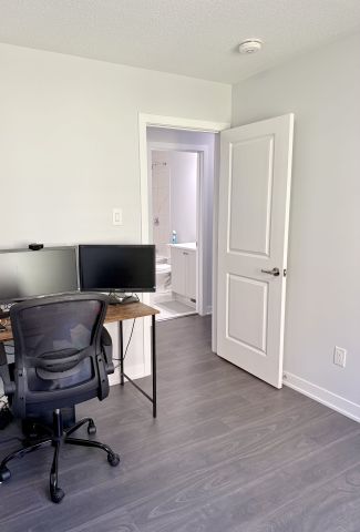 For Lease - 2021 Blossite Private, Barrhaven, Ontario - Photo 4