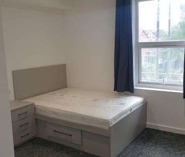 6 Bed - 2 School View, Hyde Park, Leeds - LS6 1EN - Student - Photo 1