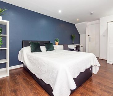 10 bedroom semi-detached house to rent - Photo 3