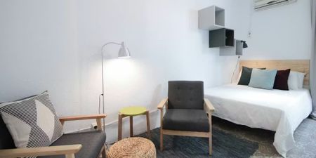 Carrer Gran de Gràcia, Barcelona, Catalonia 08012 - Foto 3