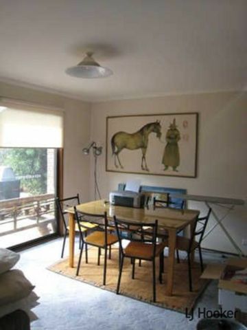 Neat Two Bedroom Townhouse - Photo 5