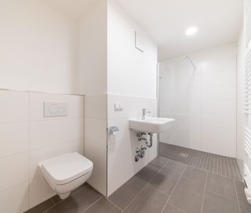 Tolle 4-Raumwohnung mit Sonnenbalkon im Herzen von Halle - WE05 - Photo 1