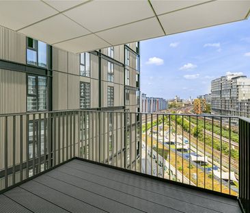 Palmer Road, London, SW11 4GG - Photo 2