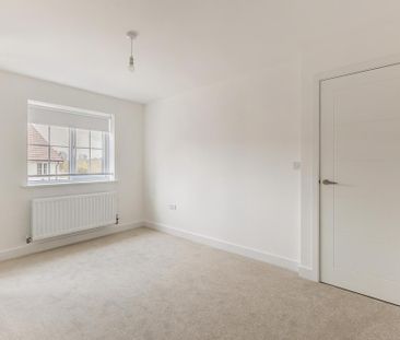 4 bedroom detached house to rent - Photo 2