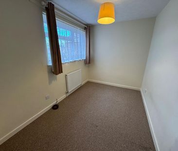 3 bedroom townhouse to rent - Photo 2