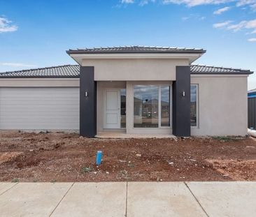 21 MacLaren Drive Melton South VIC - Photo 6