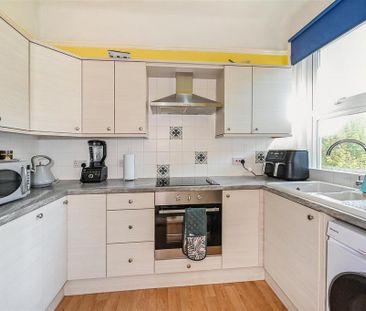 2 bedroom apartment to rent - Photo 5