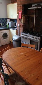 5 bedroom terraced house to rent - Photo 4