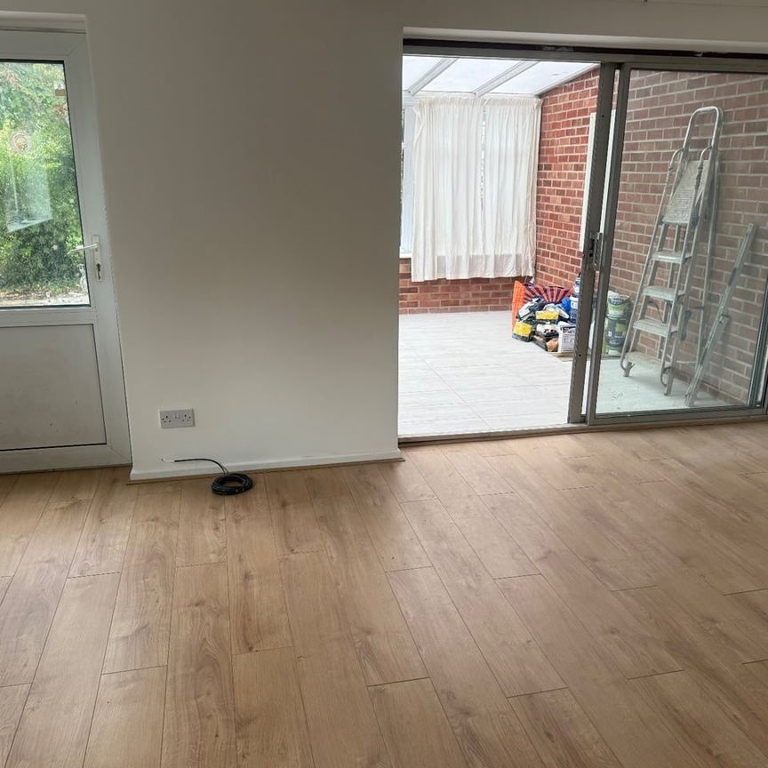 3 Bed End Terrace, Woodgreen Walk, LE4 - Photo 1