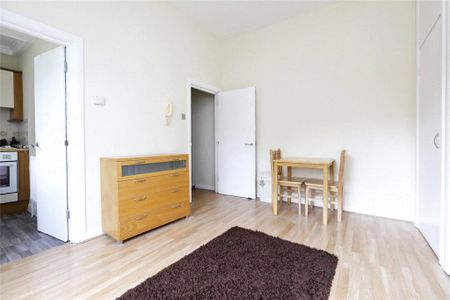 Studio to rent - Photo 2