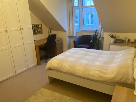 4 bedroom terraced house to rent - Photo 4