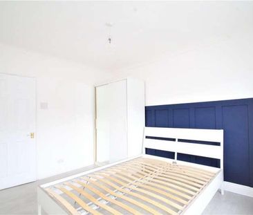 Salisbury Avenue, Barking, IG11 - Photo 2