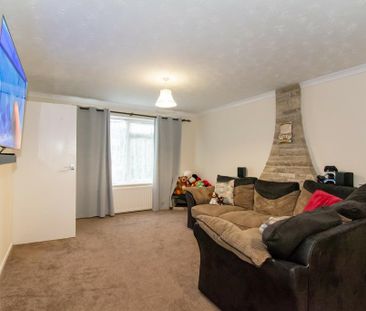 4 bedroom detached house to rent - Photo 1