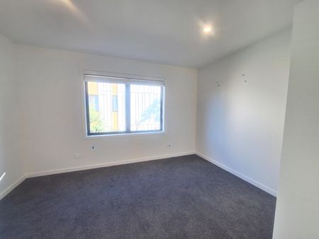 Light and airy - Photo 4