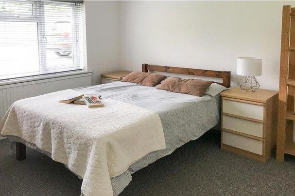 3 bedroom flat to rent - Photo 1