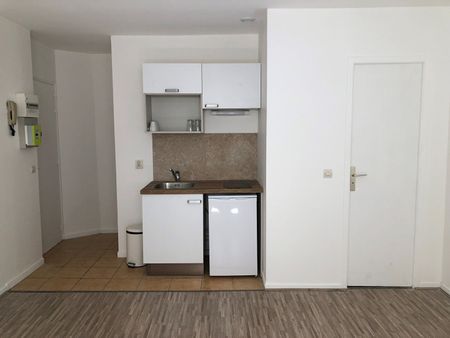 Location Appartement 1 pièce 21m² - Photo 2