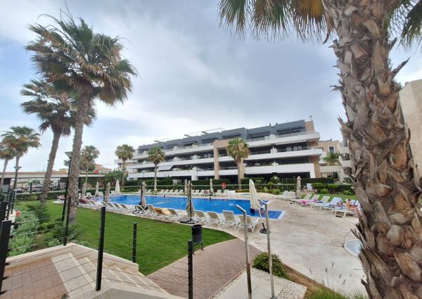 Ref.7533 Two-Bedroom Apartment in the Residential Complex Flamenca Village.