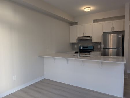 For Lease - 375 Les Emmerson Drive, Barrhaven, Ontario - Photo 5