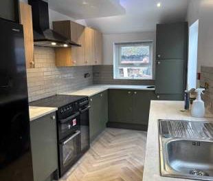 6 bedroom property to rent in Manchester - Photo 2