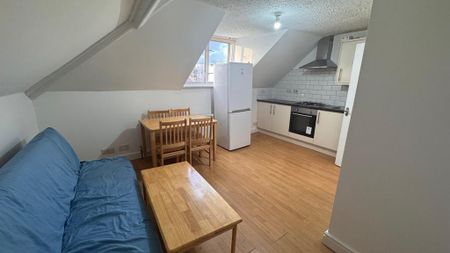 1 bedroom flat to rent - Photo 4