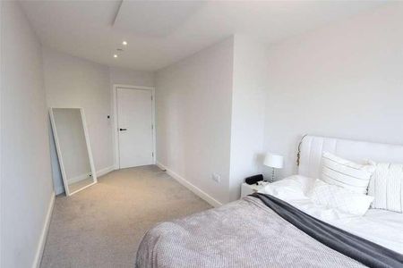 London Road, Hadleigh, Benfleet, Essex, SS7 - Photo 4