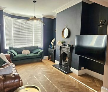 3 Bed End Terrace, Raleigh Road, CV2 - Photo 1