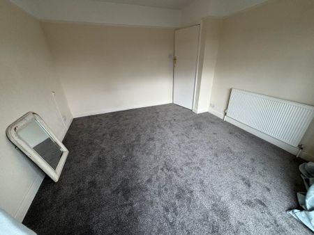 Price £1,400 pcm - Available 20/03/2025 - Unfurnished - Photo 4