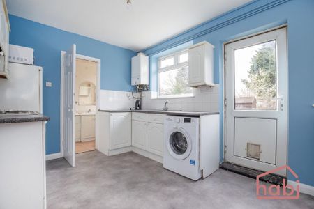 1 bedroom in a house share to rent - Photo 3