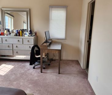 For Lease - 680 Courtney Valley Road Unit# Upper, Mississauga, Ontario - Photo 4