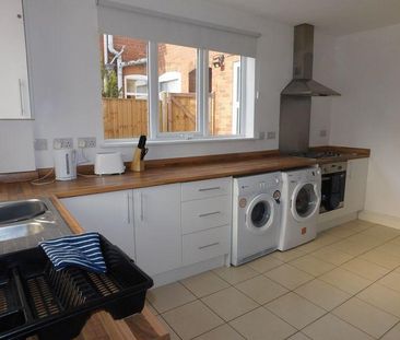 1 bedroom in a house share to rent - Photo 6