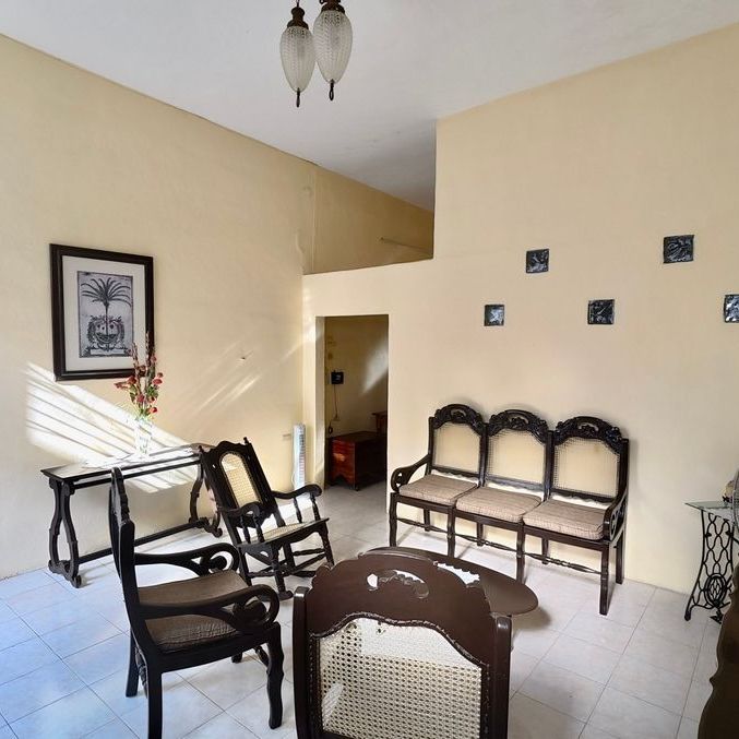 Casa en renta amueblada de una habitación en colonia centro - Photo 1