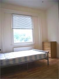 3 bedroom flat to rent - Photo 2