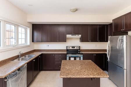 For Lease - 106 Aspen Hills Road Unit# Upper, Brampton, Ontario - Photo 5