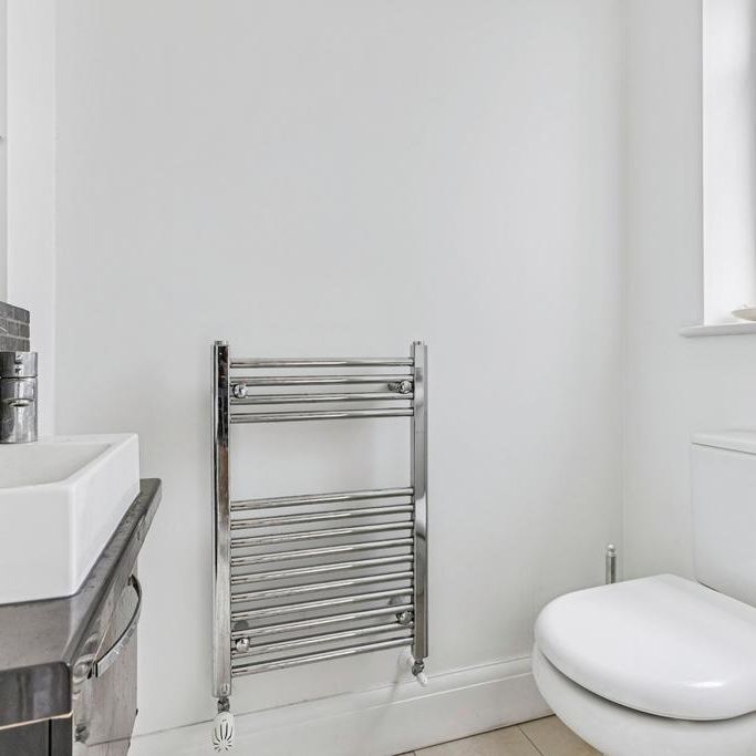 4 bedroom detached house to rent - Photo 1