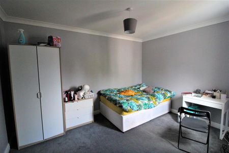 4 bedroom private hall to rent - Photo 4